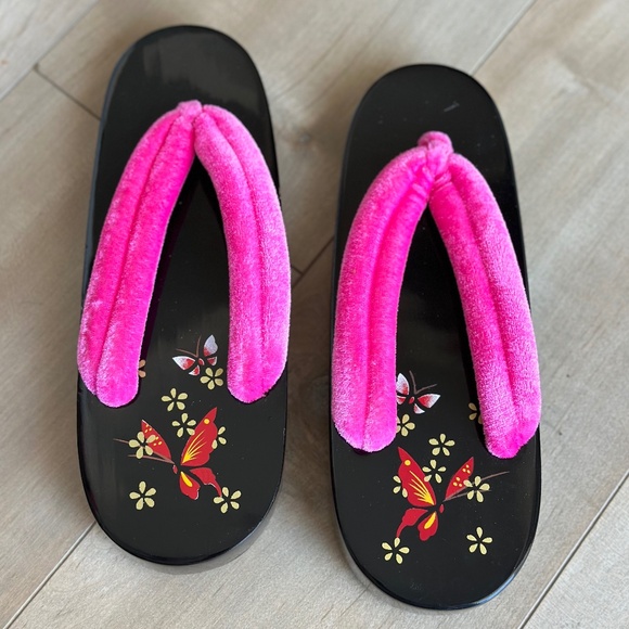 Authentic Japanese Wooden Geta Sandals - Women Kimono Shoes Slippers - Picture 2 of 5